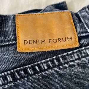 Denim Forum, The Farrah High Rise Wide Leg. 27 waist, 28 length.